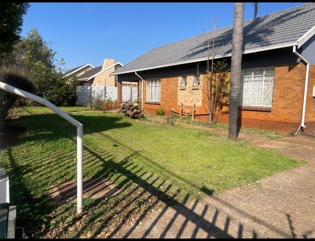 7 BEDROOM HOUSE FOR SALE IN RHODESFIELD